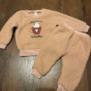 Cute Fuzzy Outfit. ☃️